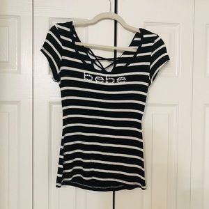 bebe striped top ⚫️⚪️❤️